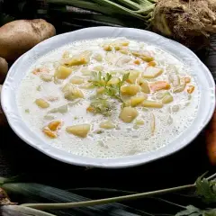 Ile kalorii ma zupa warzywna? Sprawdź, co wpływa na jej kaloryczność