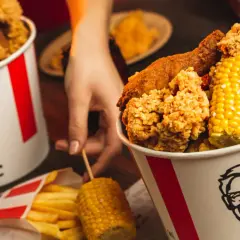 Ile kalorii ma kubełek frytek KFC? Zaskakujące wartości odżywcze