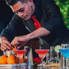 Gdzie na drinka w Warszawie? Odkryj najlepsze miejsca na wieczór