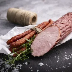Jak rozpoznać jad kiełbasiany w kiełbasie i uniknąć zatrucia