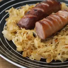 Kiełbasa bawarska: tradycyjny przepis i tajemnice jej smaku