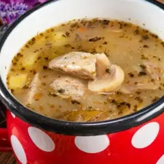 Ile może stać zupa grzybowa w lodówce, aby uniknąć zepsucia?