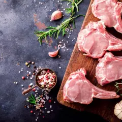 Na czym smażyć cielęcinę, aby była soczysta i nie przypaliła się?