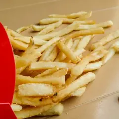 Małe frytki McDonald's ile gram? Zaskakujące różnice w wadze!