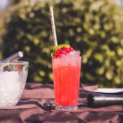 Pyszne drinki z sokiem porzeczkowym - orzeźwienie na każdą okazję