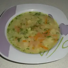 Zupa kalafiorowa jak u babci – przepis na smak dzieciństwa