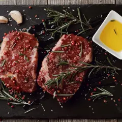 Jak przygotować dziczyznę do pieczenia, by była soczysta i aromatyczna