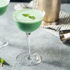Jak przygotować idealny drink Grasshopper – prosty przepis na radość