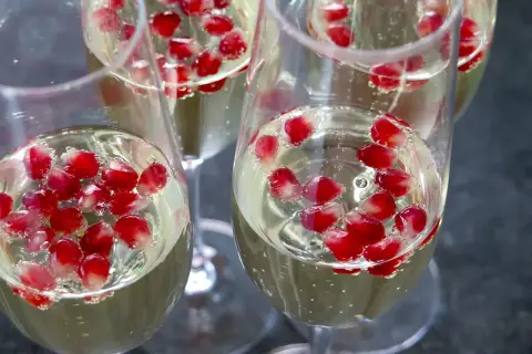Pyszne drinki z Somersby, które zaskoczą Twoich gości