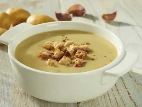 Jak zrobić zupę czosnkową - prosty przepis na pyszny smak w domu