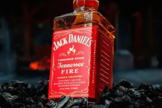 Najlepsze drinki z Jack Daniel's Fire, które musisz spróbować teraz