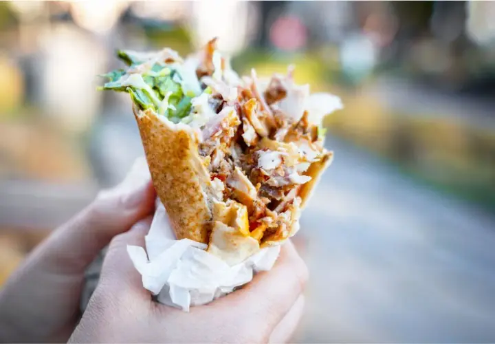 Ile kcal ma kebab z frytkami? Zaskakujące fakty o kaloriach