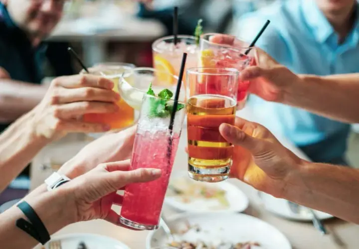 Jaki drink wybrać? Odkryj najlepsze przepisy na koktajle i napoje