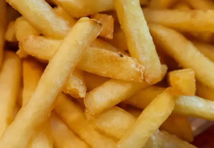 Jak zrobic frytki w airfryer - idealne, chrupiące i proste przepisy