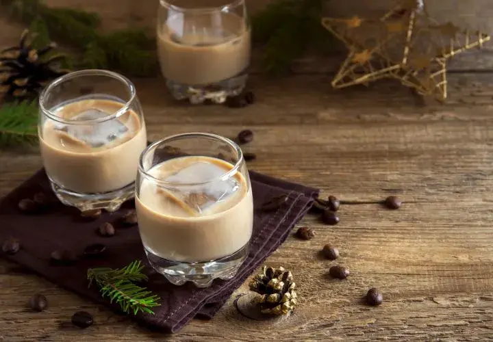 Prosty drink z Baileys: łatwe przepisy na pyszne koktajle w domu