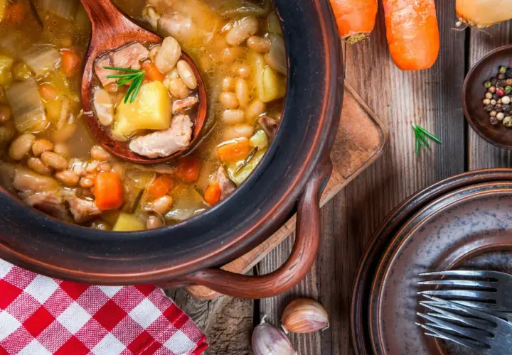 Ile kcal ma zupa fasolowa? Zaskakujące różnice w kaloryczności