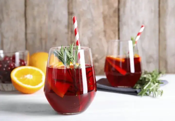 Jaki sok żurawinowy do drinków - wybierz najlepszy smak dla siebie