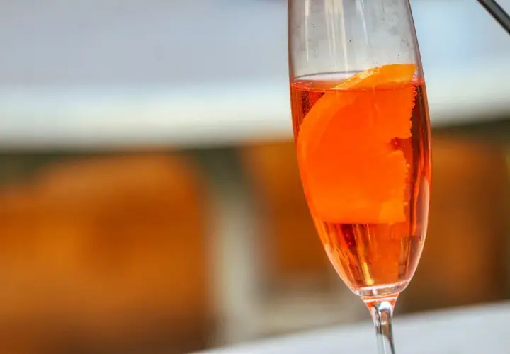 Najlepsze przepisy na drinki z Martini Rosso, które musisz spróbować