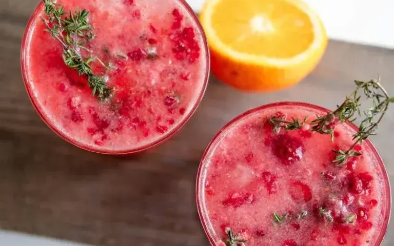 Pyszne drinki z herbatą: odkryj wyjątkowe przepisy na napoje