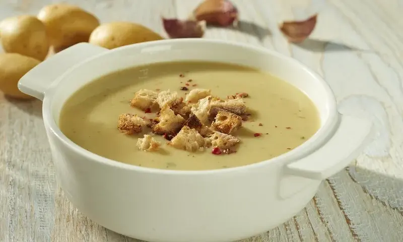 Jak zrobić zupę czosnkową - prosty przepis na pyszny smak w domu
