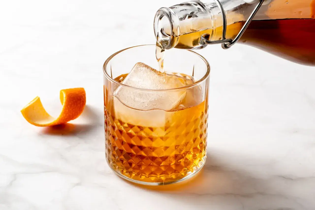 Jak pić amaretto: najlepsze sposoby i przepisy na drinki