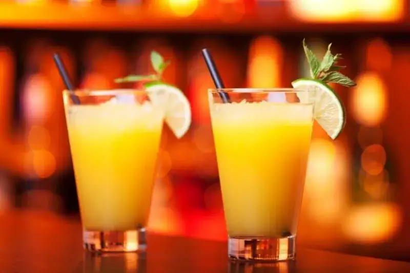 Zdjęcie Najlepsze przepisy na pomarańczowy drink, które zachwycą gości