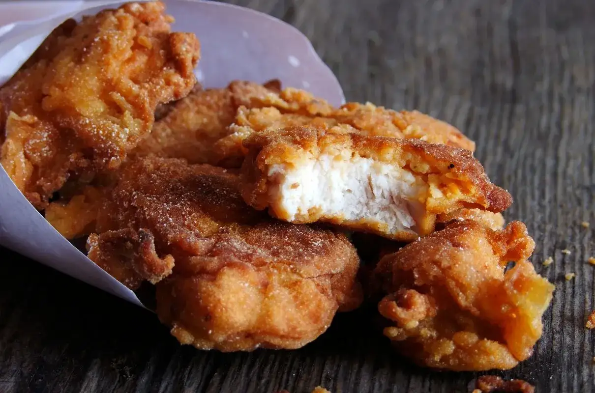 Zdjęcie Jak zrobić nuggetsy z kurczaka jak z KFC - chrupiące i pyszne przepisy