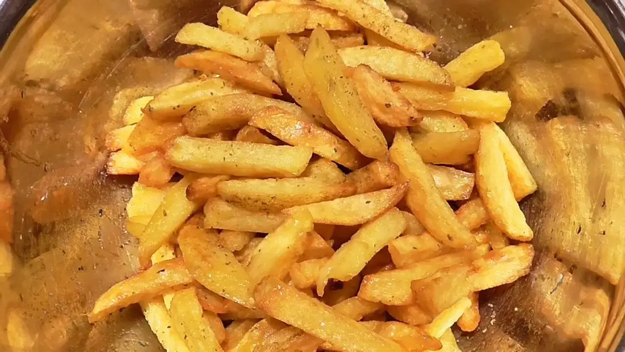 Zdjęcie Jak zrobić frytki na patelni, aby były chrupiące i pyszne